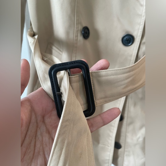 Burberry coat - Picture 6 of 10